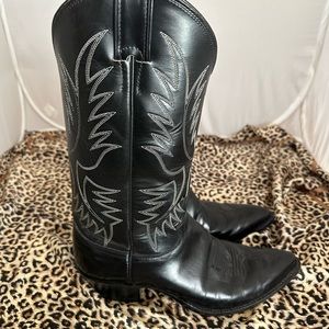 Mint Condition-Vintage Justin Cowboy Boots-Black 12”